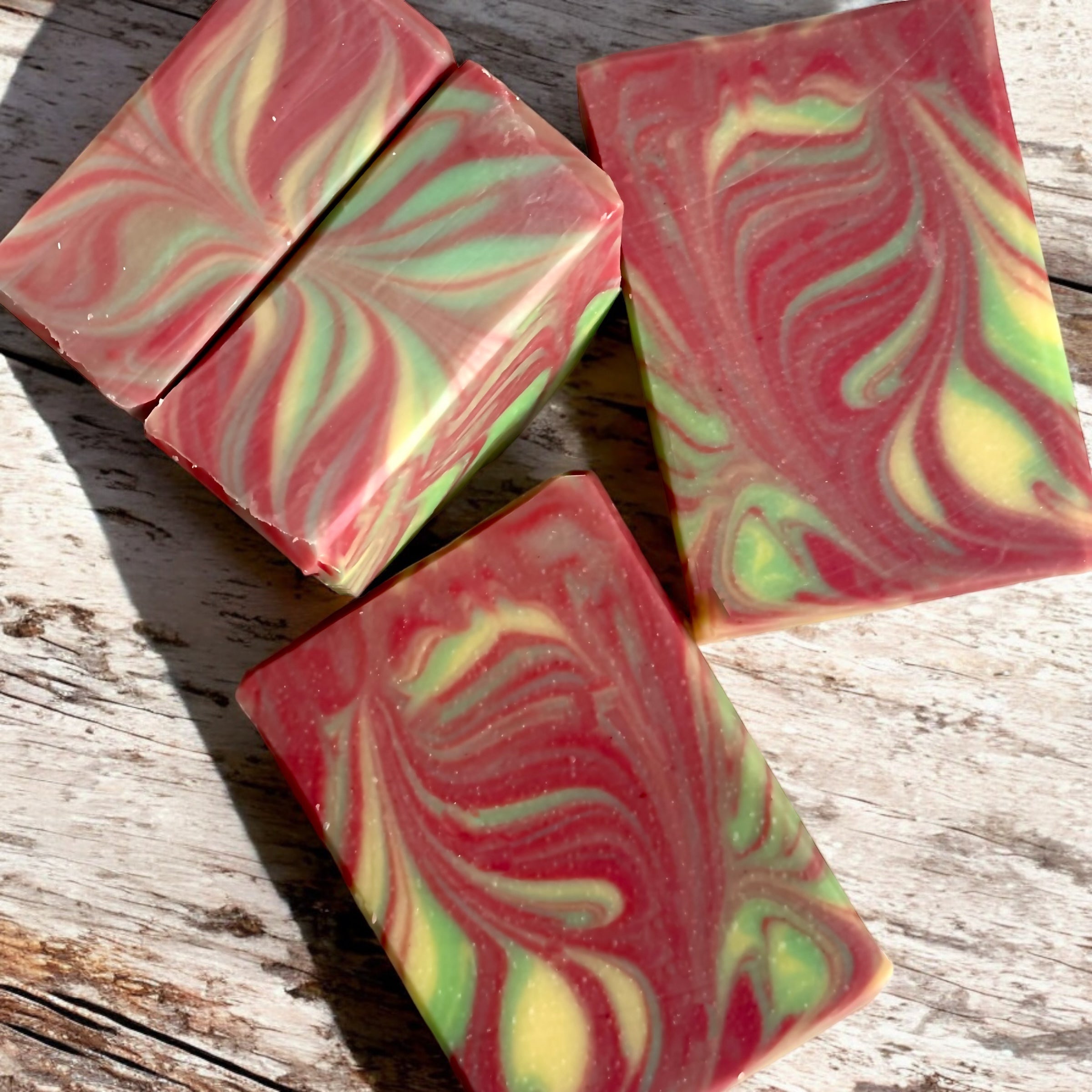 Honeycrisp Apple (Apple, Citrus & Pomegranate) - Mountain Goat Soap Co.
