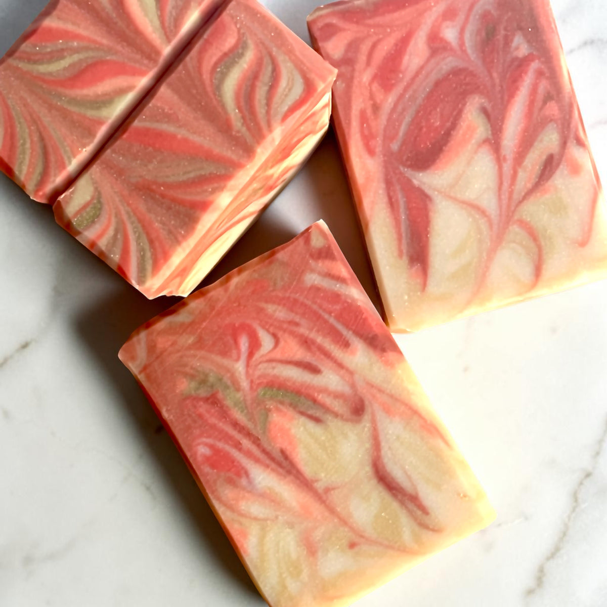 Leaves (Spiced Apple, Pine & Musk)