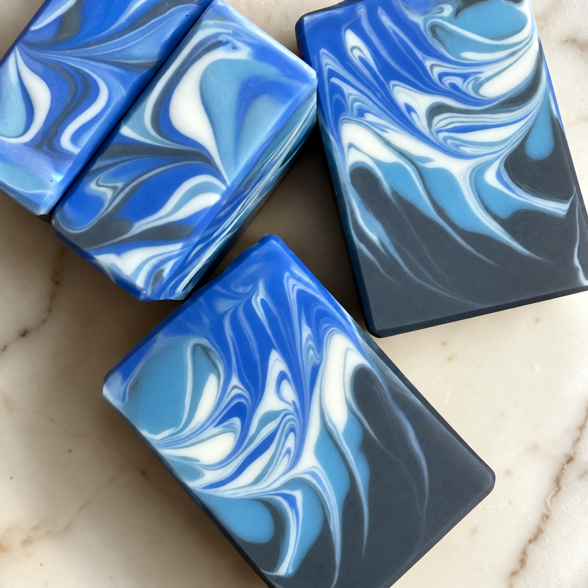 Blue Lakes (Blue Lavender & Palmarosa)